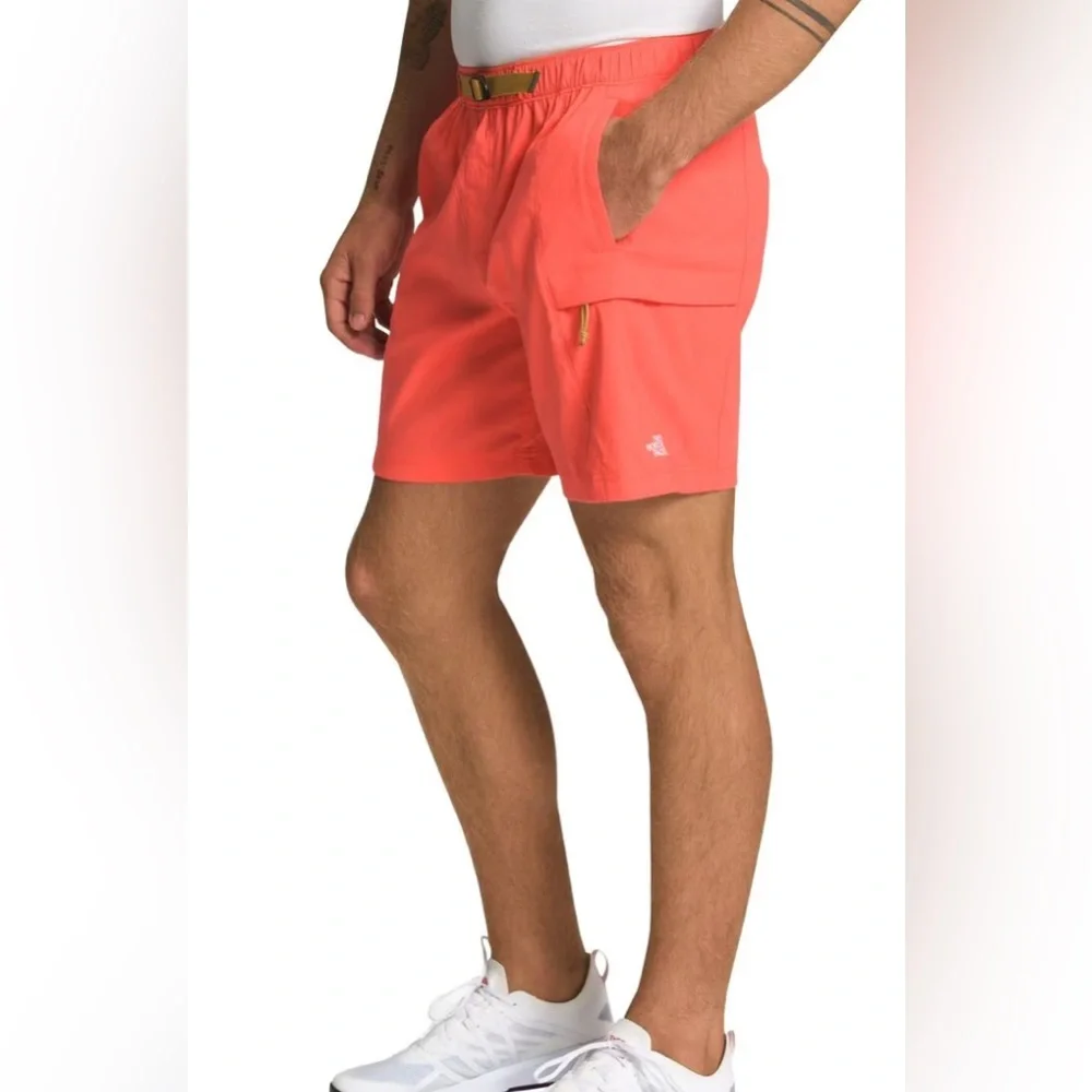 The North Face Class V Belted Trunk The North Face Shorts Large Retro Orange